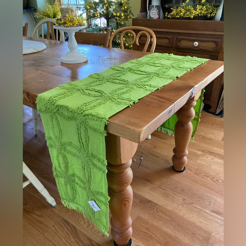 NWT Tufted Cotton Chenille Runner Manual Brand LIME GREEN Farmhouse Chic